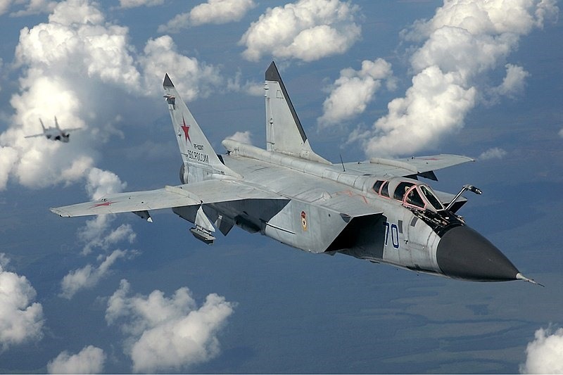 MiG 31 Foxhound, người kế nhiệm được phát triển dựa trên MiG 25 Foxbat. Ảnh: Wiki