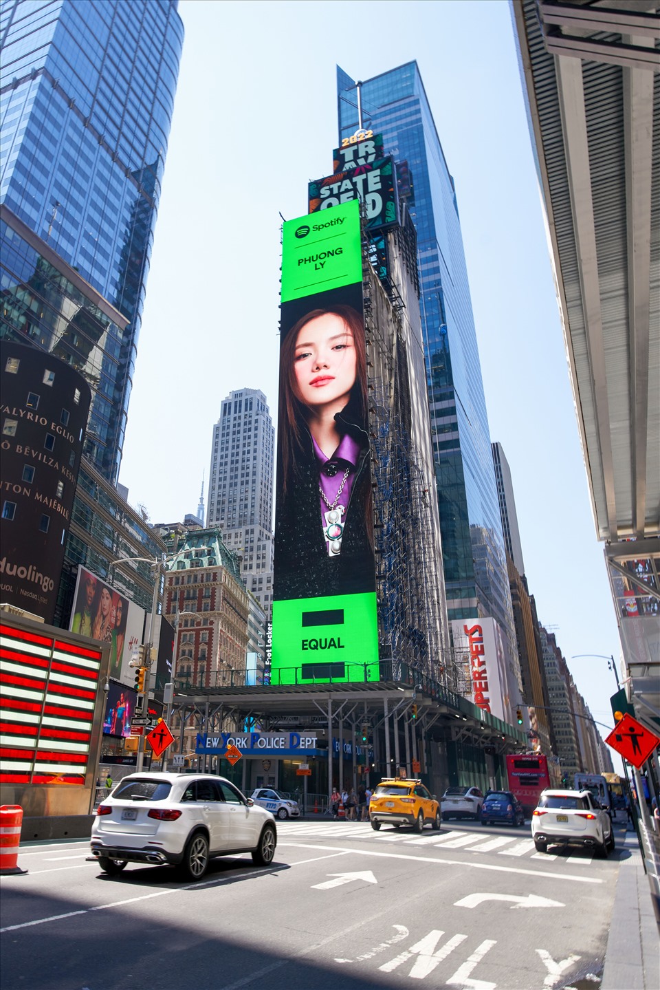 Sáng ngày 26/7, Phương Ly khiến người hâm mộ hào hứng khi chia sẻ hình ảnh cực thần thái của bản thân xuất hiện trên billboard tại quảng trường Thời Đại (New York, Mỹ). Ảnh: NSCC