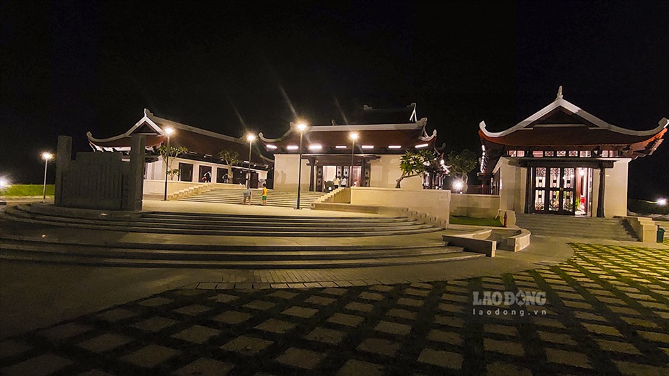 Đền thờ liệt sĩ tại Chiến trường Điện Biên Phủ được khởi công vào ngày 13.3.2021 – đúng ngày Kỷ niệm 67 năm Ngày mở màn Chiến dịch Điện Biên Phủ và hoàn thành vào dịp Kỷ niệm 68 năm Chiến thắng Điện Biên Phủ (7.5.2022).