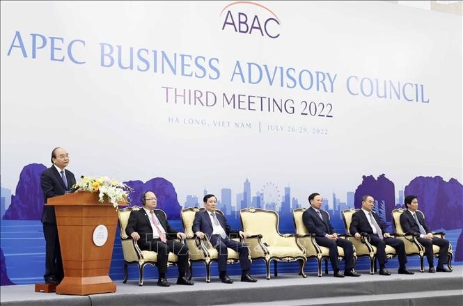 Chủ tịch nước Nguyễn Xuân Phúc khẳng định Việt Nam luôn mở rộng vòng tay chào đón  các doanh nghiệp APEC đến  đầu tư, hợp tác cùng có lợi, cùng phát triển. Ảnh: Thống Nhất/TTXVN
