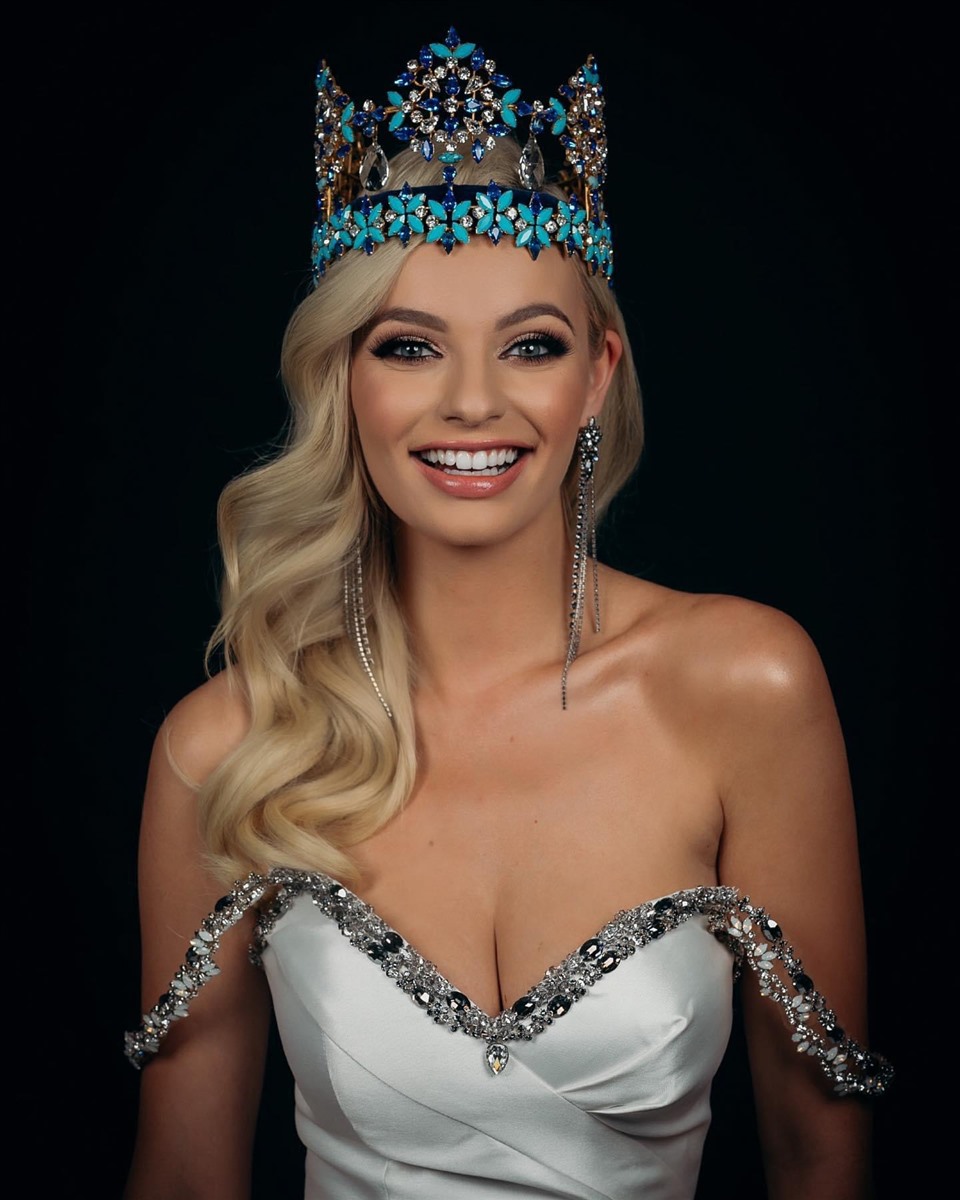 Việc đương kim Miss World 2021 Karolina Bielawski được khen ngợi nhiều về nhan sắc. Ảnh: MW.