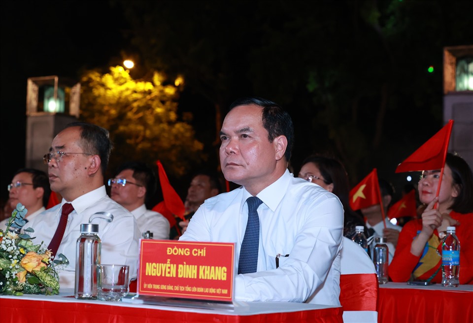 Ủy viên Trung ương Đảng, Chủ tịch Tổng Liên đoàn Lao động Việt Nam Nguyễn Đình Khang tham dự tại điểm cầu Hà Nội. Ảnh: Hải Nguyễn