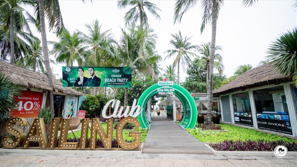Nhà hàng Sailing Club là dự án chắn biển Trần Phú, Nha Trang.