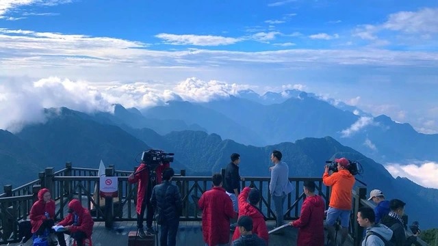Hậu trường cảnh quay phần ngoại truyện trên đỉnh Fansipang - Lào Cai.