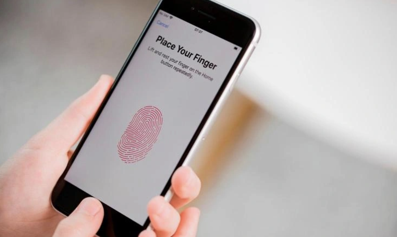 Touch ID là một trong những công nghệ Apple có được nhờ quá trình thâu tóm công ty nhỏ. Ảnh: chụp màn hình