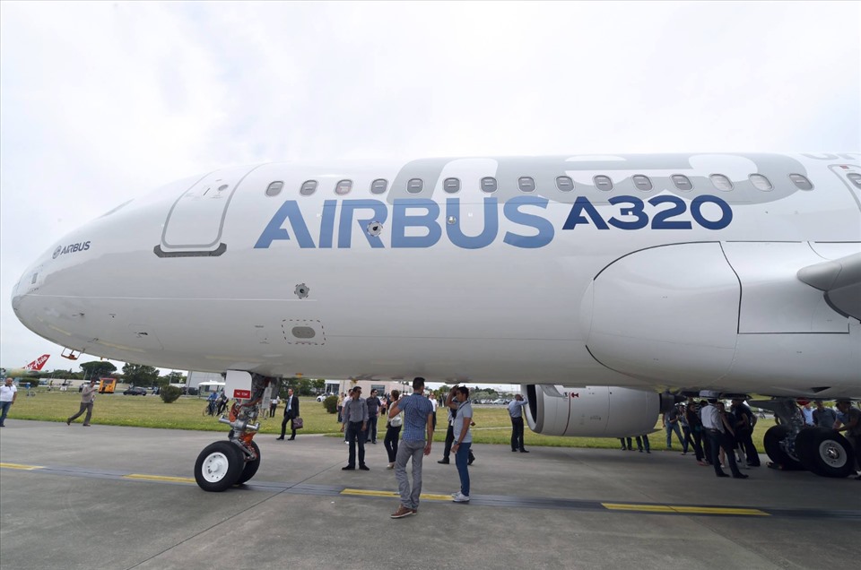 Máy bay chở khách A320neo của Airbus trước chuyến bay thử nghiệm ngày 1.7.2014 tại nhà máy Airbus ở Saint-Martin-du-Touch, gần Toulouse, miền nam nước Pháp. Ảnh: AFP
