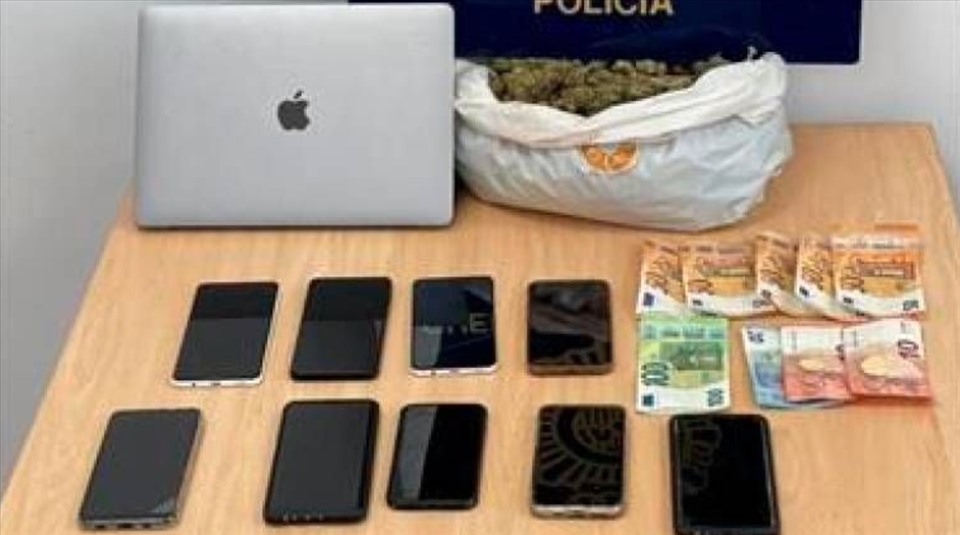 Cảnh sát Tây Ban Nha triệt phá đường dây tống tiền dựa trên tình dục. Ảnh chụp màn hình