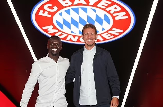 Mane trong ngày ra mắt Bayern Munich, dự kiến thay thế luôn Lewandowski từ mùa tới. Ảnh: AFP