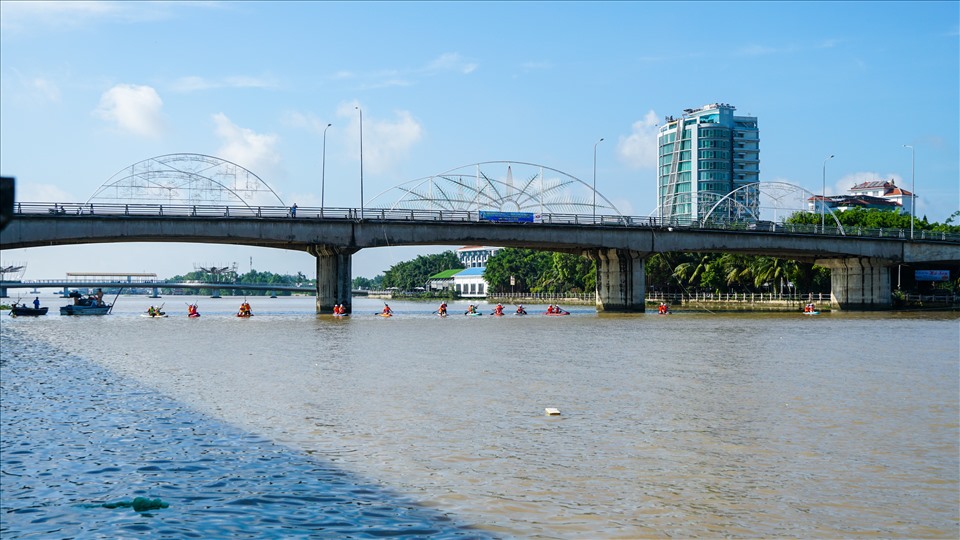 Ông Trương Công Quốc Việt - Phó Giám đốc Sở VHTTDL TP.Cần Thơ thông tin, đây là giải đấu đầu tiên TP.Cần Thơ tổ chức trong hệ thống giải cấp thành phố, nhằm thúc đẩy phong trào thể dục, thể thao nói chung và môn đua thuyền ván Sup nói riêng trên địa bàn TP.Cần Thơ.