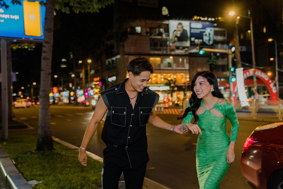 Mới đây, Khải Đăng đã gây chú ý trên đường phố Sài Gòn với màn diễu hành bằng siêu xe náo loạn đường phố. Ngoài anh, còn có sự xuất hiện của Cao Thái Hà và TiTi (HKT).