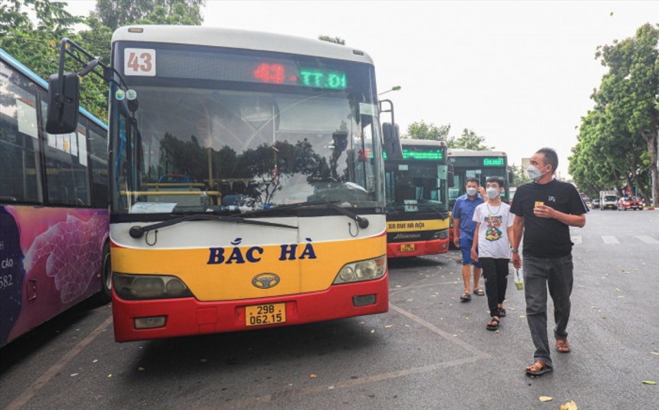 Hà Nội chấp thuận dừng hợp đồng với loạt tuyến buýt của Công ty Bắc Hà. Ảnh LT.