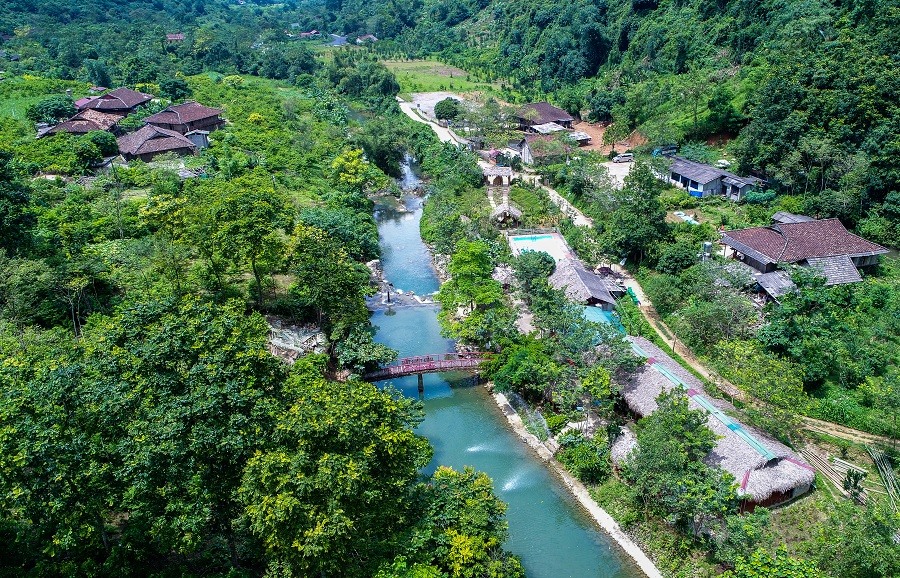 Suối Mỏ Mắm là một trong các điểm được lắp đặt biển chỉ dẫn du lịch mới ở Lạng Sơn. Ảnh: TTXTDL Lạng Sơn
