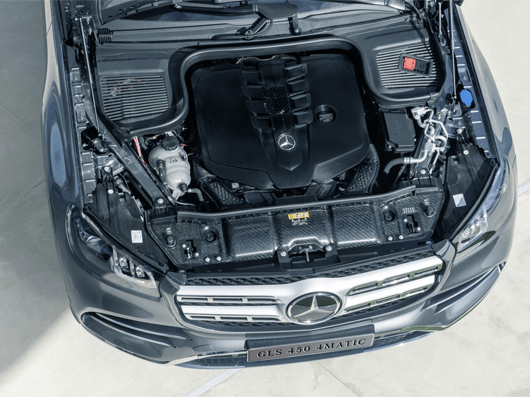 Trái tim của Mercedes-Benz GLS 450 4Matic là Động cơ thế hệ mới Turbo tăng áp I6 với dung tích 3.0L tích hợp hệ thống EQ Boost với động cơ Mild-Hybrid cho công suất cực đại 367 mã lực và sức kéo 500 Nm. Hộp số tự động 9 cấp cùng hệ dẫn động 4Matic và hệ thống treo khí nén.