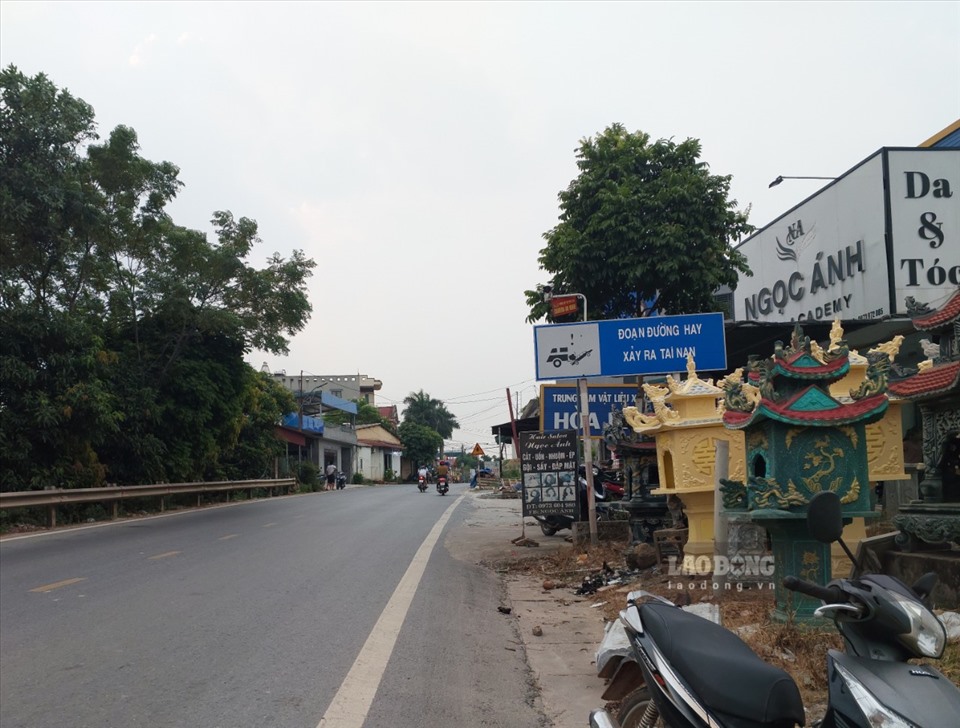 Theo người dân, khoảng 2km đường Quốc lộ 32C qua địa bàn xã Phú Lạc, Yên Tập thường xuyên xảy ra tai nạn.