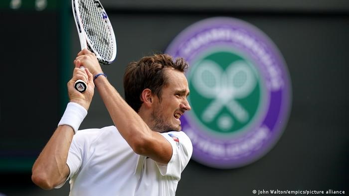 Tay vợt số 1 thế giới, Daniil Medvedev, và các đồng nghiệp người Nga, Belarus là nạn nhân từ quyết định của quần vợt Anh. Ảnh: Wimbledon