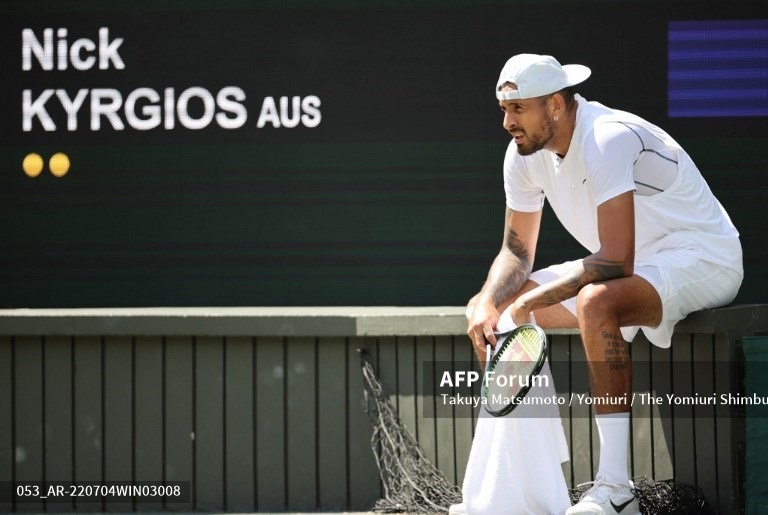 Nick Kyrgios cũng giành vé vào tứ kết Wimbledon 2022 sau trận đấu vất vả. Ảnh: AFP