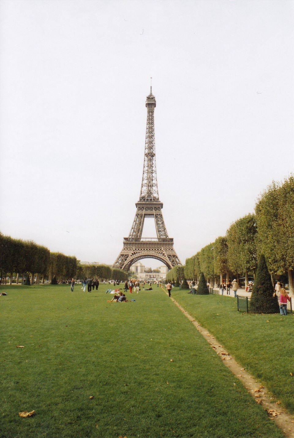 Tháp Eiffel - Ảnh: Tripadvisor