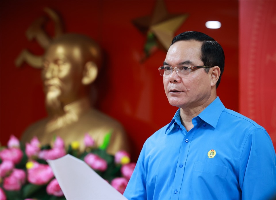 Chủ tịch Nguyễn Đình Khang phát biểu khai mạc. Ảnh: Hải Nguyễn