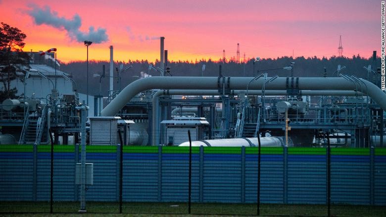 Hệ thống đường ống khí đốt tại trạm tiếp nhận thuộc đường ống Nord Stream 2 ở Lubmin, Đức. Ảnh chụp màn hình