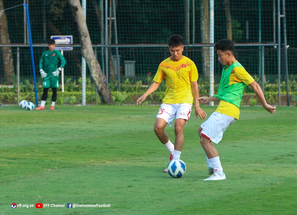 Huấn luyện viên Đinh Thế Nam sử dụng đội hình dự bị trong trận gặp U19 Brunei. Ảnh: VFF