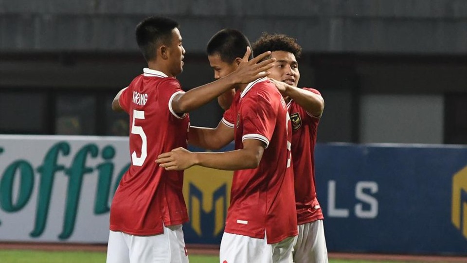 U19 Indonesia quyết khuất phục U19 Thái Lan để chiếm ngôi đầu bảng A. Ảnh: PSSI