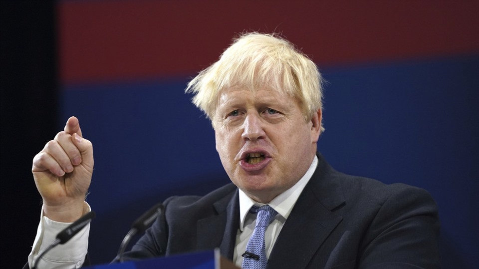 Thủ tướng Anh Boris Johnson tuyên bố không thể ra đi. Ảnh: AP
