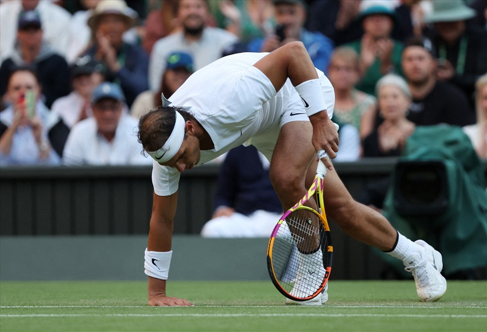 Vấn đề sức khỏe và chấn thương vùng bụng ảnh hưởng nhiều đến Nadal trong trận tứ kết với Taylor Fritz. Ảnh: Wimbledon