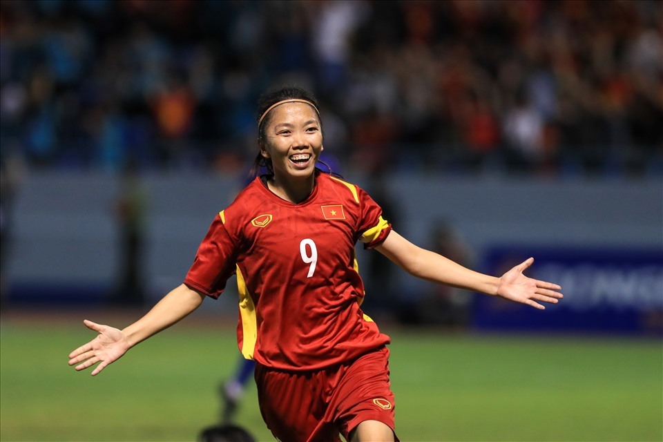 Tiền đạo Huỳnh Như dự bị trận mở màn AFF Cup nữ 2022. Ảnh: H.A