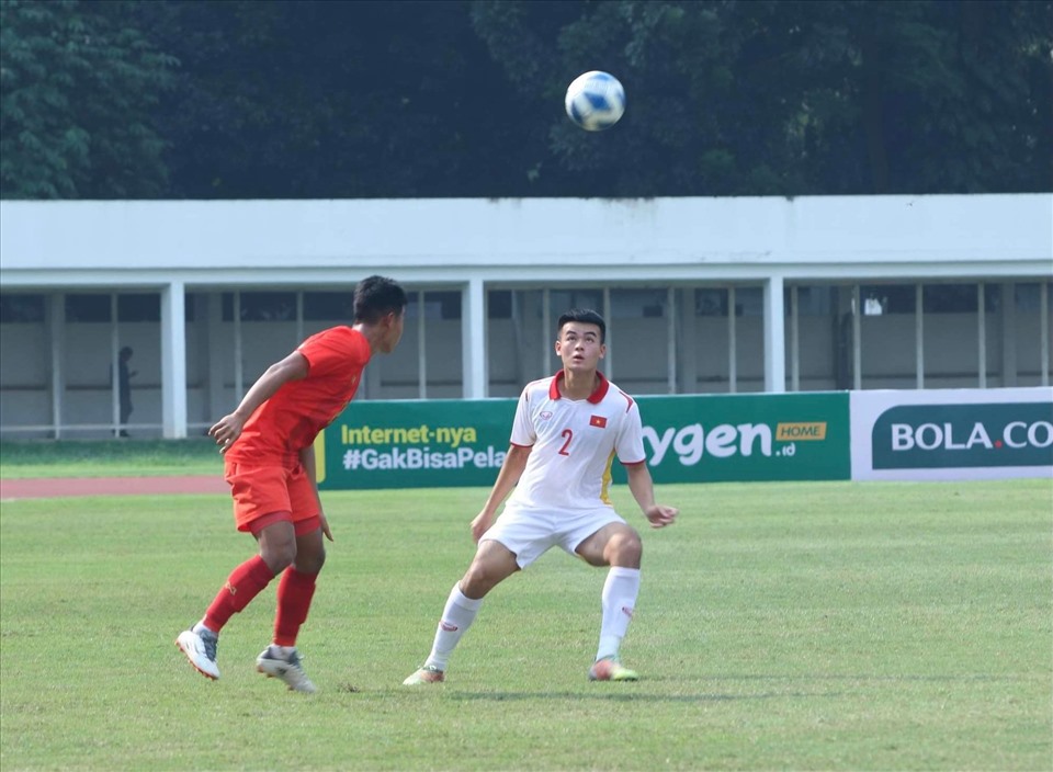 U19 Việt Nam thi đấu ổn định trong những phút vừa qua. Ảnh: H.A