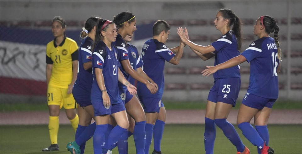 Tuyển nữ Philippines đang dẫn đầu bảng A AFF Cup 2022. Ảnh: PFF