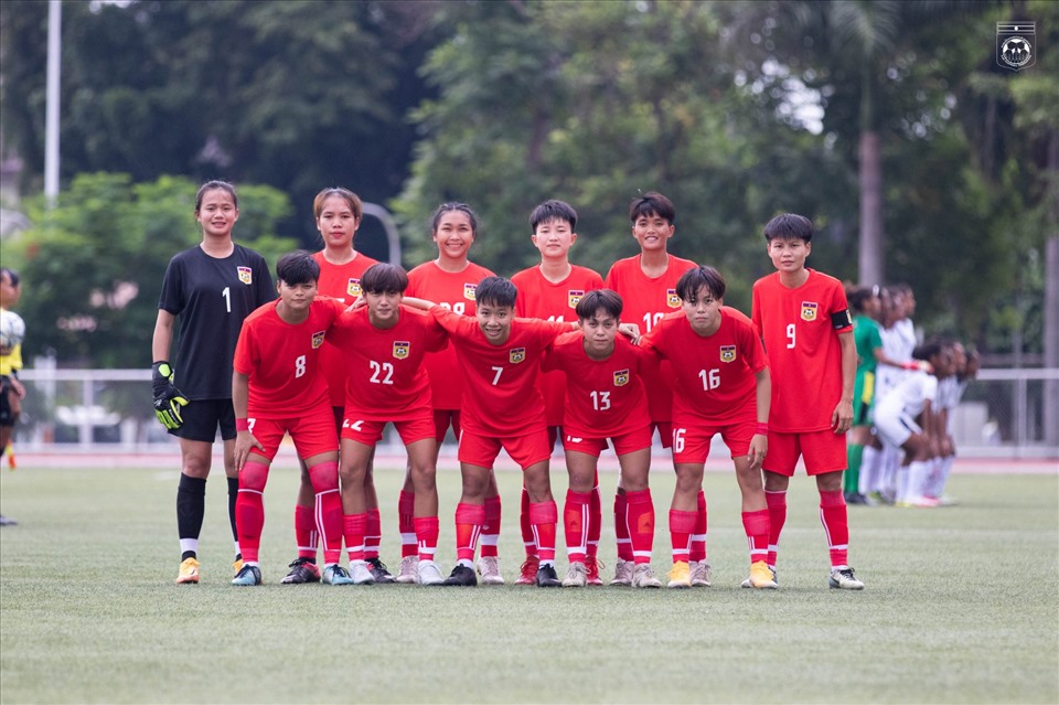 Đội tuyển nữ Lào đang dẫn đầu bảng B AFF Cup nữ 2022 với 4 điểm sau 1 trận thắng, 1 trận hoà. Ảnh: LFF