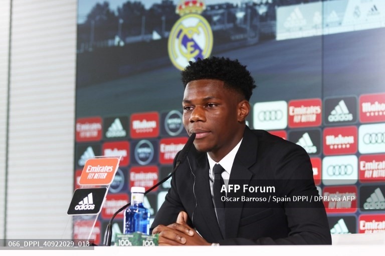 Tchouameni trong buổi lễ ra mắt Real Madrid. Ảnh: AFP