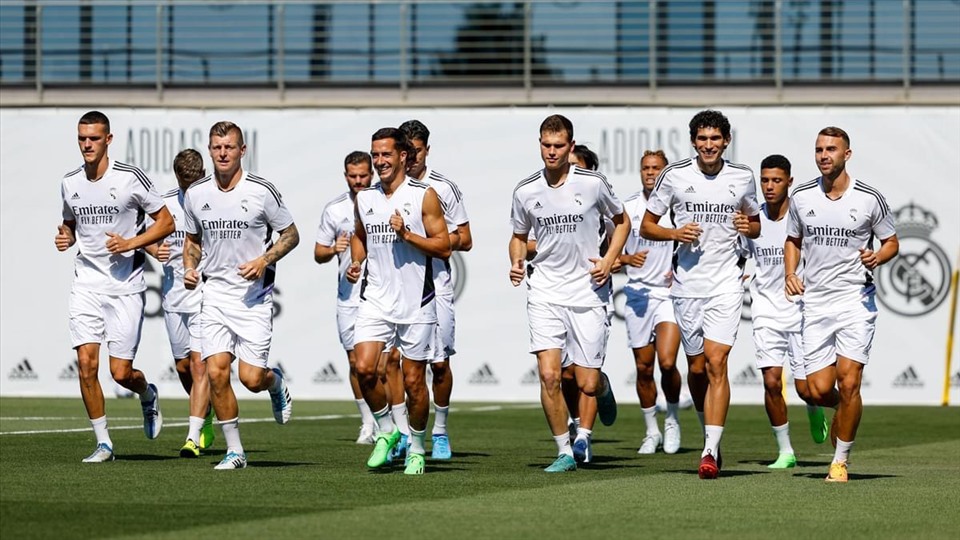 Real Madrid tập luyện trước mùa giải. Ảnh: AFP