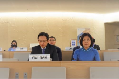 Trợ lý Bộ trưởng Bộ Ngoại giao Đỗ Hùng Việt phát biểu tại Phiên thảo luận chuyên đề về đảm bảo quyền của các nhóm dễ bị tổn thương trong bối cảnh biến đổi khí hậu, ngày 28.6.2022. Ảnh: Thanh Hà