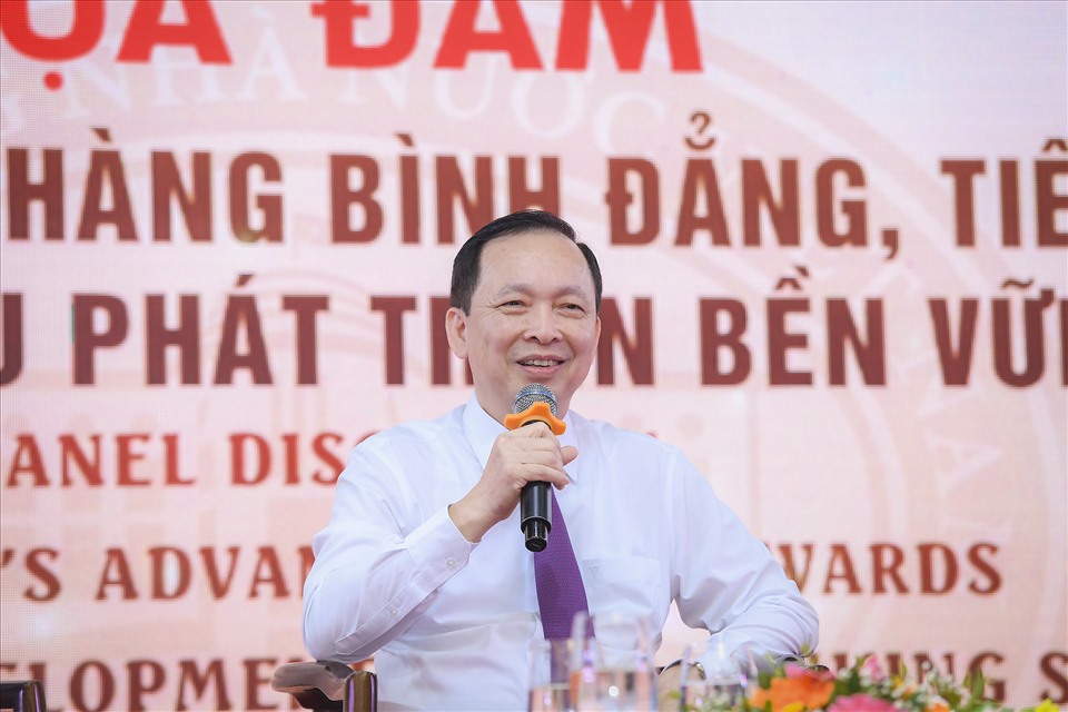 Phó Thống đốc thường trực Ngân hàng Nhà nước Đào Minh Tú phát biểu tại Hội nghị.