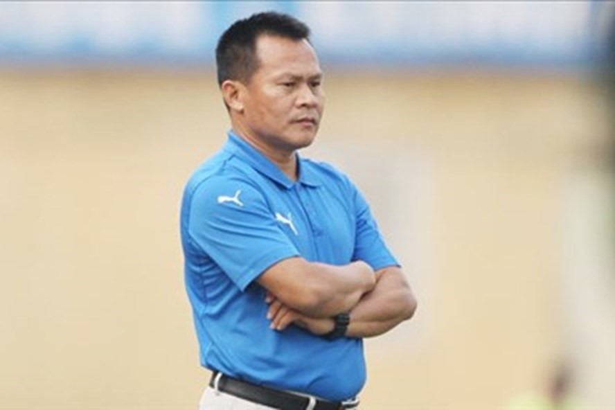 Huấn luyện viên Lư Đình Tuấn được kỳ vọng sẽ cải thiện thành tích của Bình Dương. Ảnh: Bằng Lăng