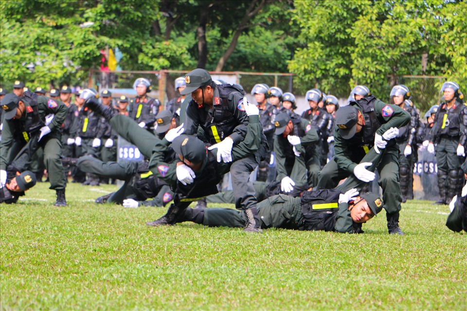 Ngay sau buổi lễ, cán bộ chiến sĩ Trung đoàn Cảnh sát cơ động dự bị chiến đấu Công an TPHCM đã biểu diễn các bài võ thuật, biểu diễn triển khai các đội hình để xử lý tình huống, giải tán đám đông gây kích động, gây rối.