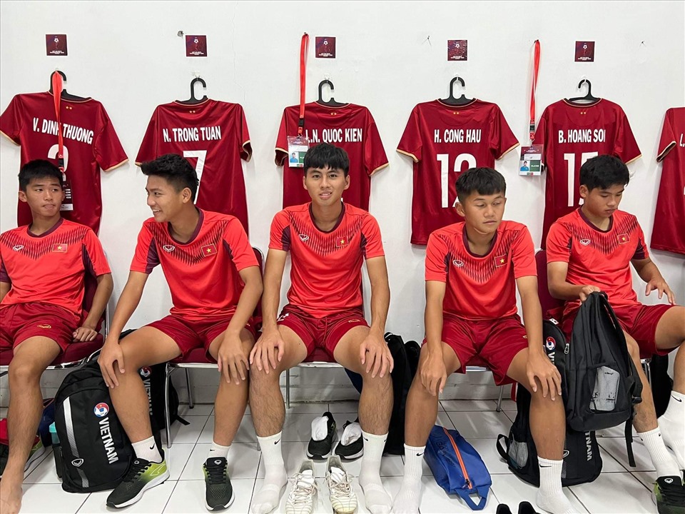 U16 Việt Nam sẵn sàng ra sân trong trận bán kết păk U16 Thái Lan. Ảnh: VFF