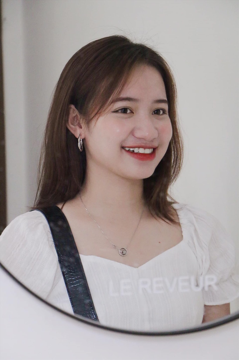 Với Minh Huê, báo hiếu là chuyện nên làm dù bạn là ai. Ảnh: NVCC
