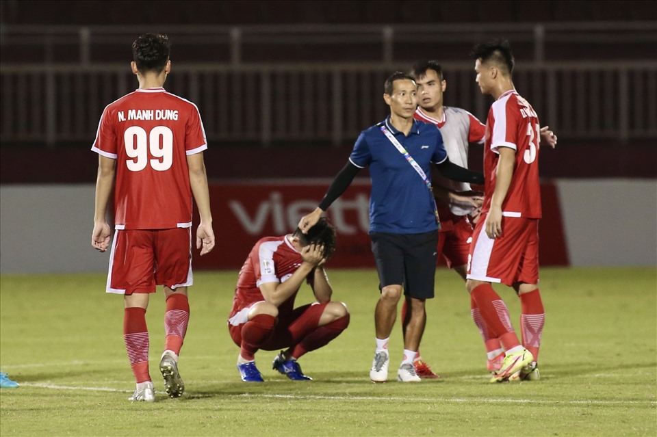 Tình huống sút hỏng của Danh Trung gián tiếp khiến đội nhà nhận thất bại 5-6 trên chấm luânl lưu, qua đó dừng bước ở AFC Cup 2022.