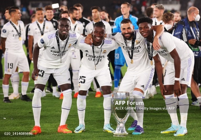 Các cầu thủ Real Madrid ăn mừng sau trận đấu. Ảnh: AFP