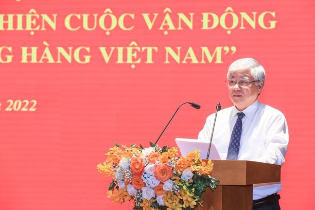 Ông Đỗ Văn Chiến đề nghị đẩy mạnh tuyên truyền, vận động cán bộ, người lao động ưu tiên sử dụng hàng Việt Nam.