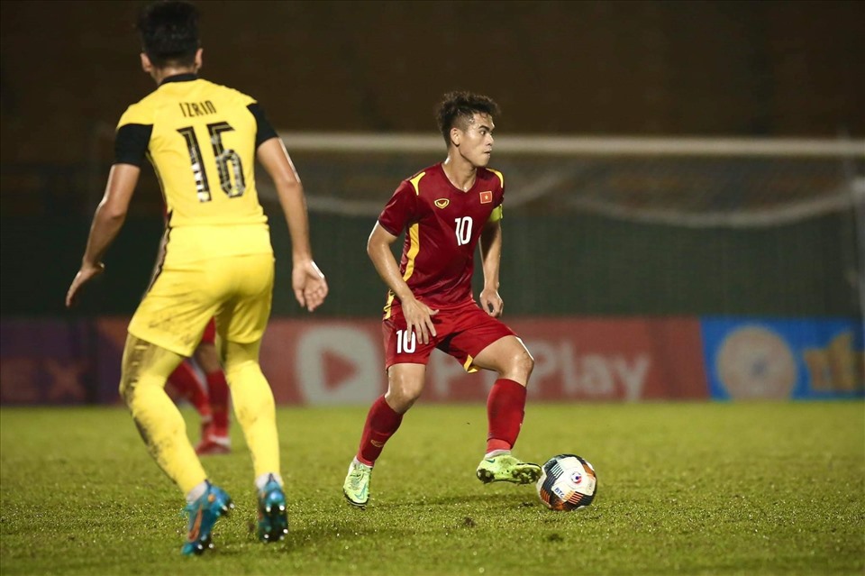 U19 Việt Nam nỗ lực tìm kiếm bàn thắng thứ 2. Ảnh: Thanh Vũ