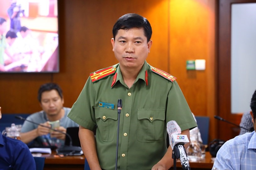 Thượng tá Lê Mạnh Hà, Phó Trưởng phòng Tham mưu, Công an TPHCM cho biết, CCCD gắn chip có thể thay thế sổ hộ khẩu khi đi làm thủ tục hành chính.