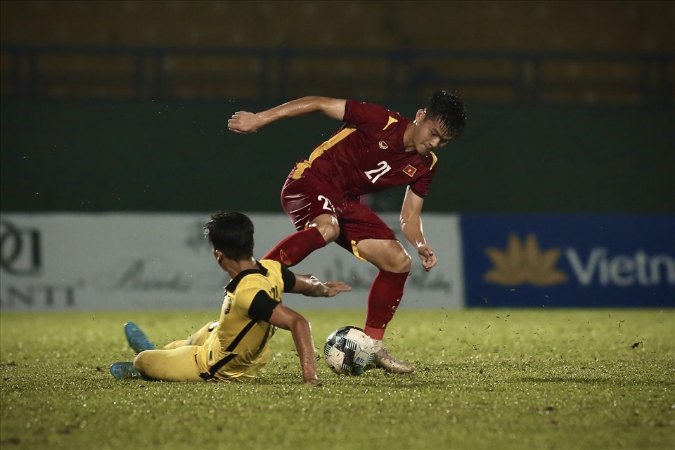 U19 Malaysia triển khai lối đá chặt chẽ trước U19 Việt Nam trong trận chung kết tối 11.8.