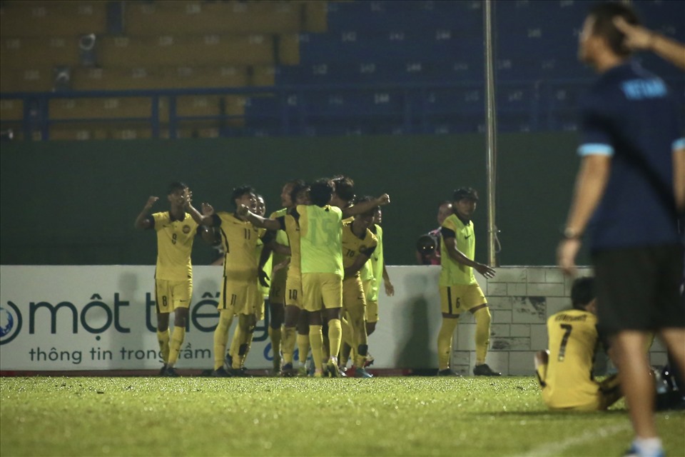 Phút 84, khi đang bị dẫn 0-1, từ đường chuyền bên phía cánh phải, Bin Arman đệm bóng cận thành để gỡ hoà 1-1 cho U19 Malaysia, đưa trận đấu trở về vạch xuất phát.