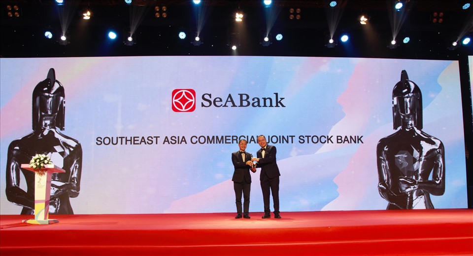 Việc SeABank duy trì được điểm khảo sát cao và tiếp tục được công nhận là “Nơi làm việc tốt nhất Châu Á 2022” cho thấy Ngân hàng đã thành công trong việc duy trì tốt các yếu tố liên quan đến văn hóa doanh nghiệp, môi trường làm việc và quyền lợi của CBNV. Ảnh: SeABank