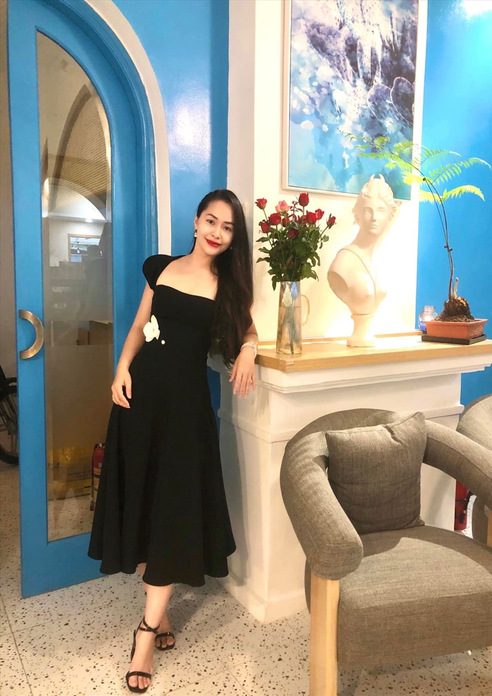 Từng đồ vật nhỏ được lựa chọn để bày biện, trang trí vô cùng tinh tế và phù hợp với không gian phòng.