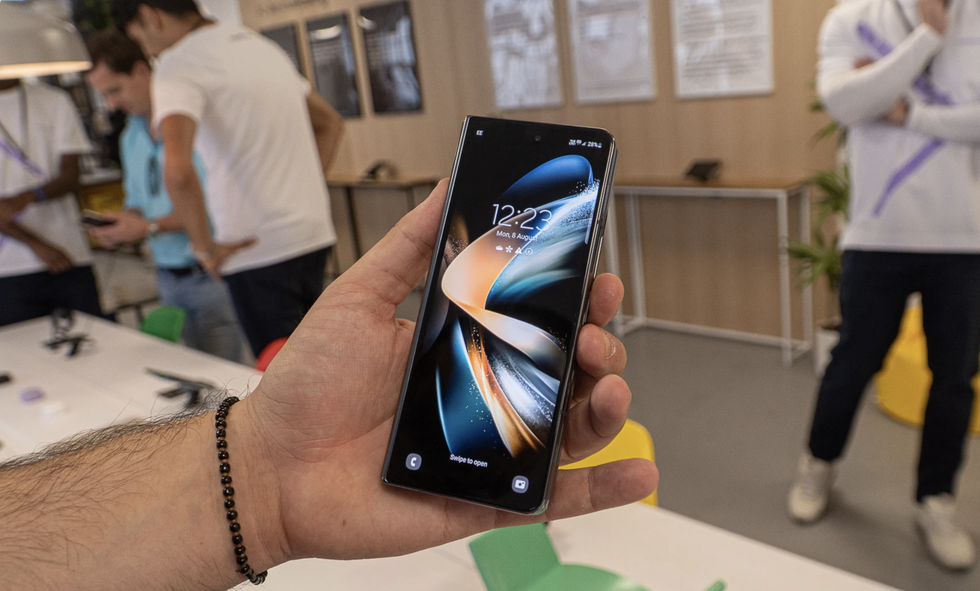 Màn hình ngoài của Z Fold 4 được tích hợp Android siêu mượt. Ảnh chụp màn hình