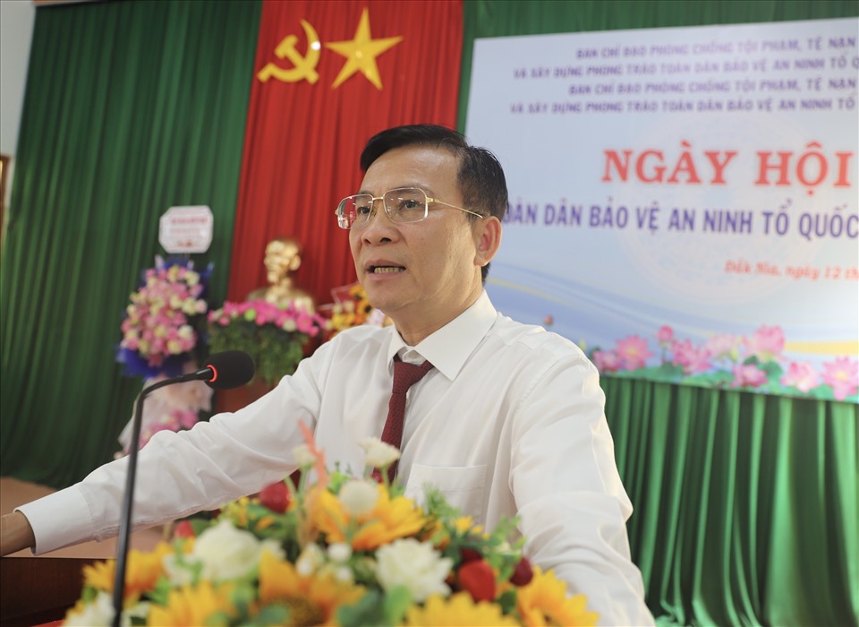 Đồng chí Hồ Văn Mười, Phó Bí thư Tỉnh ủy, Chủ tịch UBND tỉnh phát biểu chỉ đạo.
